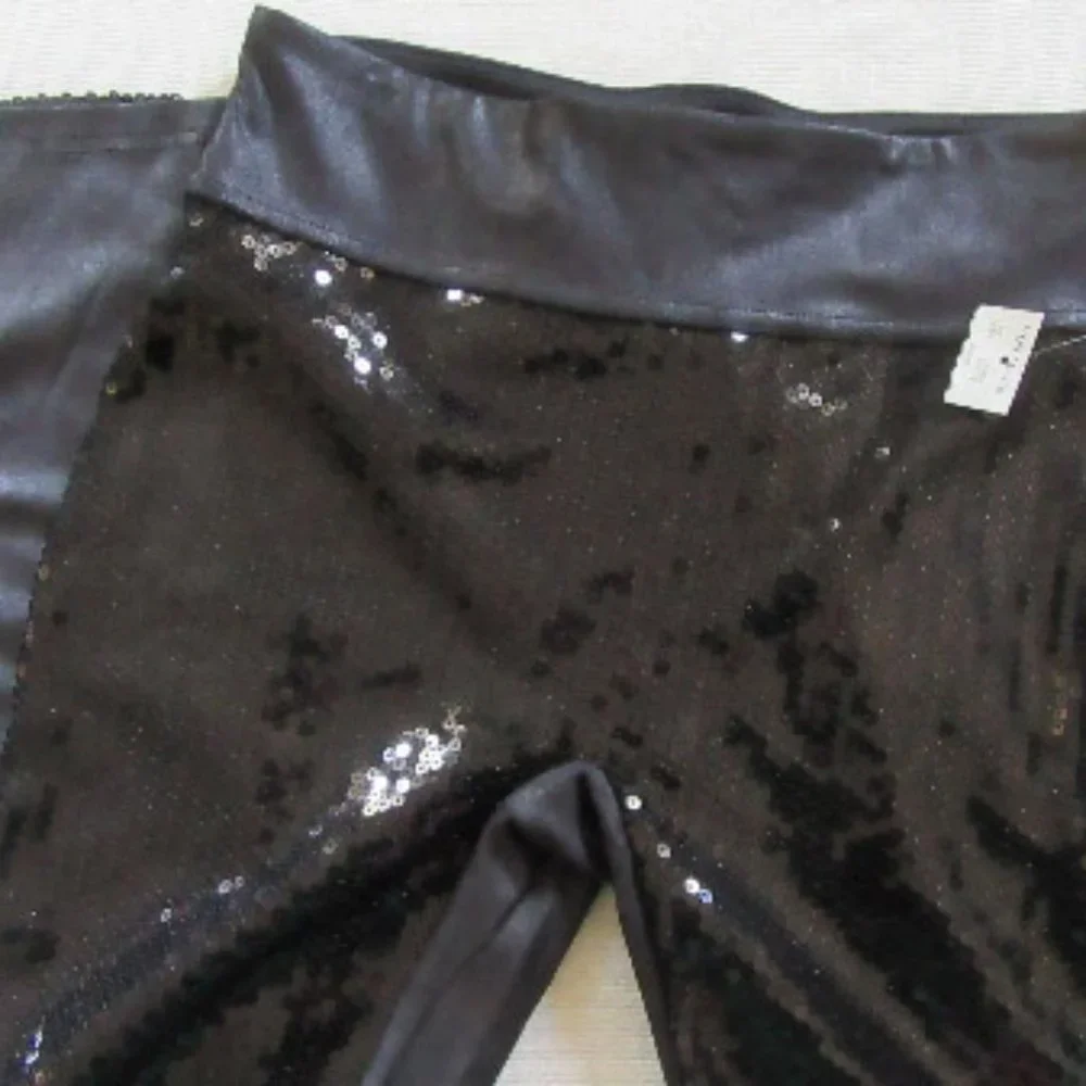 Saints 21 black sequins
